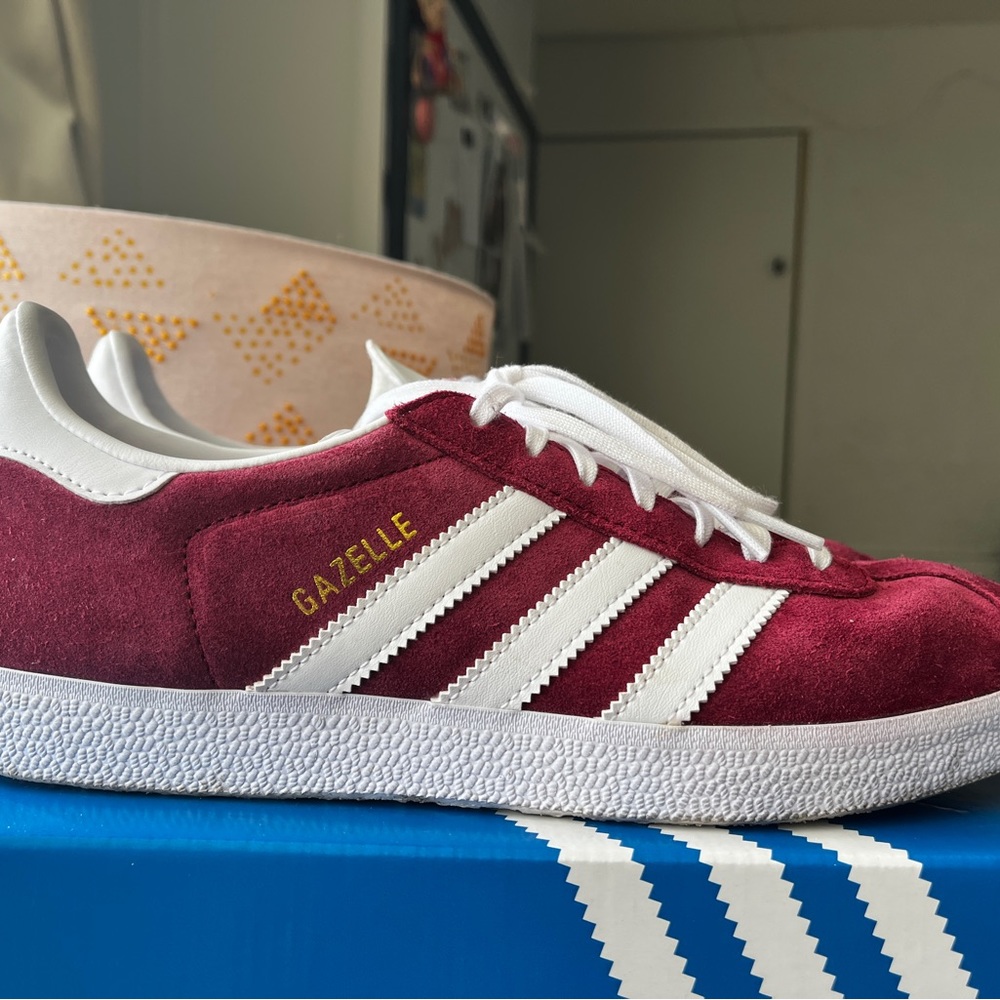 Adidas Gazelle Red sz 8 (Men’s)